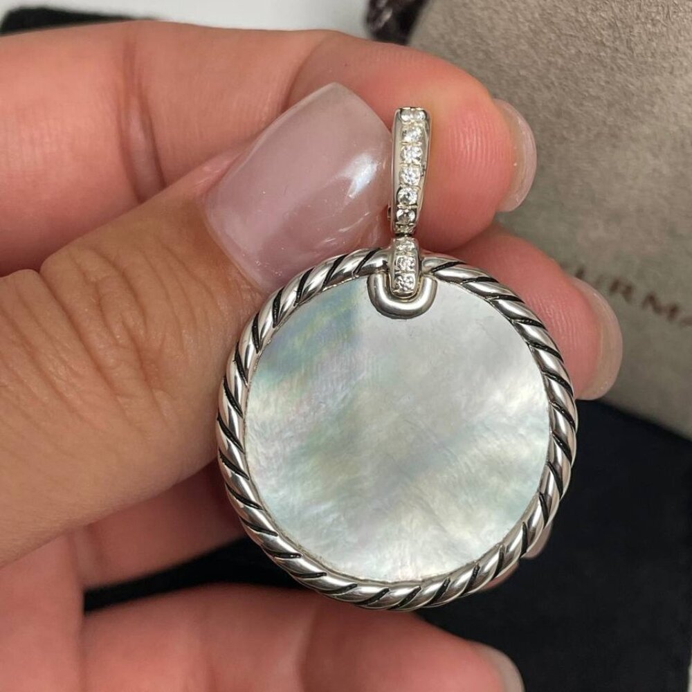 Authentic david yurman 24mm elements pendant black onyx and mother of pearl